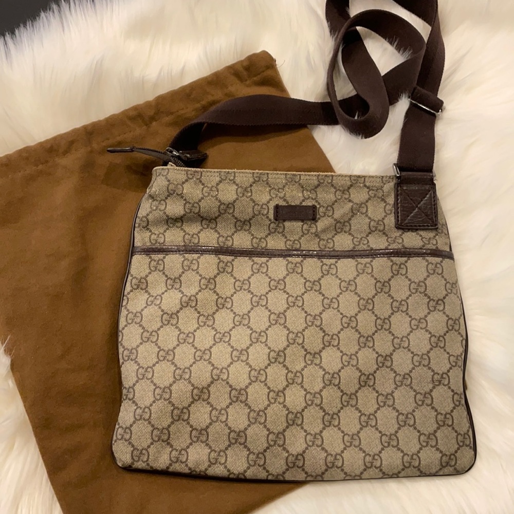 Authentic Gucci messenger